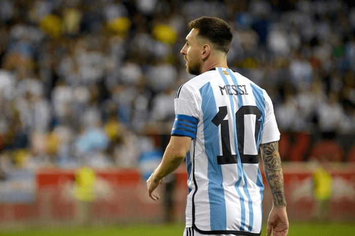 意甲倒计时，里尔今晚完成体检，细节引发关注，底气十足，身体对抗强度拉满的简单介绍